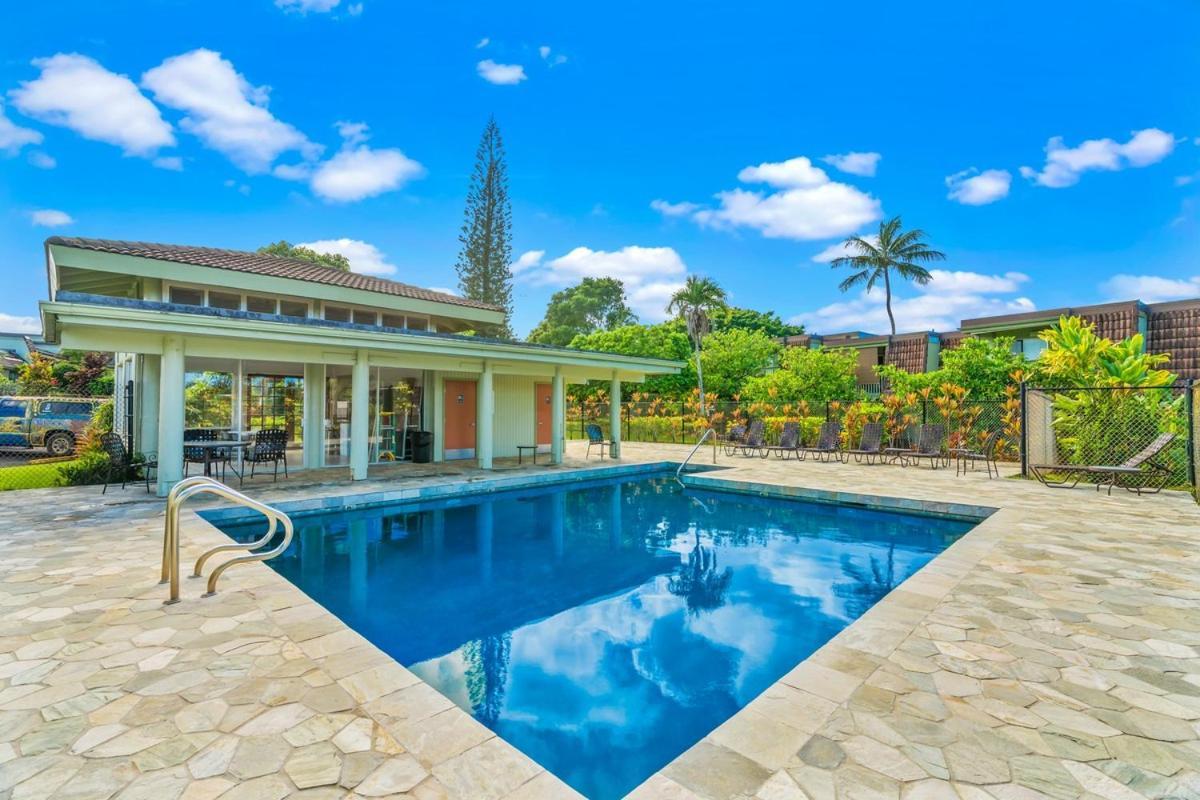 Beautiful 2br 2ba Puamana, Ocean And Mountain View, Pool Casa de Férias